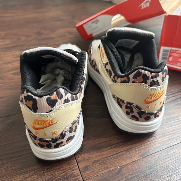 Nike Women's Cream and Black Leopard Sneakers - Picture 5 of 9